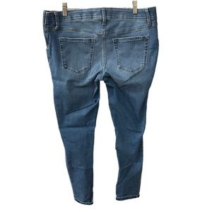 Maternity Skinny Jeans. SUPER STRETCHY